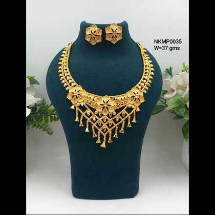 GOLD PLATED NECKLACE